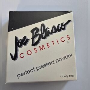 Joe Blasco Perfect Pressed Powder - Perfect Pressed Powder Ebony Finish .635 oz